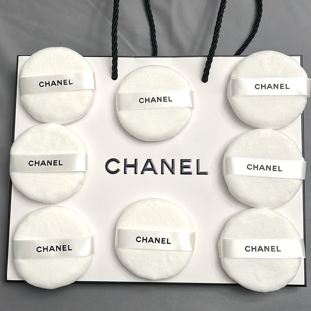 CHANEL Velvet Makeup Puff